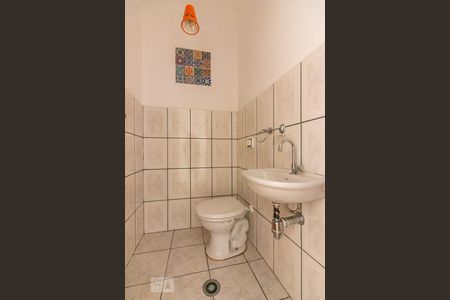Banheiro de Serviço de casa de condomínio à venda com 2 quartos, 80m² em Vila Gomes, São Paulo