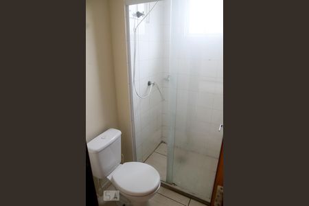 Banheiro de apartamento para alugar com 2 quartos, 48m² em Areias, São José