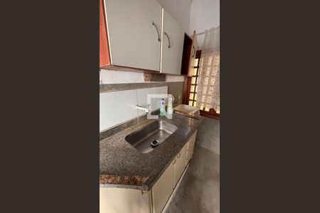 Casa para alugar com 440m², 8 quartos e 4 vagasCozinha e Area Serviço Kitnet