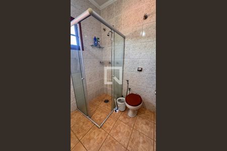 Casa para alugar com 440m², 8 quartos e 4 vagasBanheiro 2 Casa 1