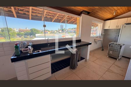 Casa para alugar com 440m², 8 quartos e 4 vagasCozinha Casa 1