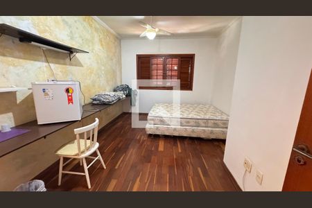 Casa para alugar com 440m², 8 quartos e 4 vagasQuarto 3 Casa 1