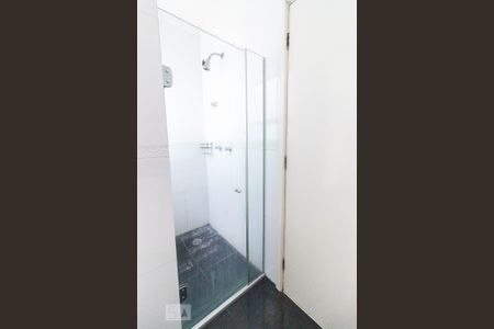 Banheiro de apartamento para alugar com 3 quartos, 106m² em Petrópolis, Porto Alegre