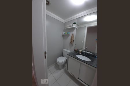 Banheiro de apartamento à venda com 2 quartos, 57m² em Parque Reboucas, São Paulo