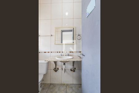 Banheiro de apartamento para alugar com 1 quarto, 50m² em Sarandi, Porto Alegre