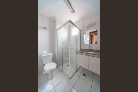 Banheiro  de apartamento para alugar com 3 quartos, 97m² em Campestre, Santo André