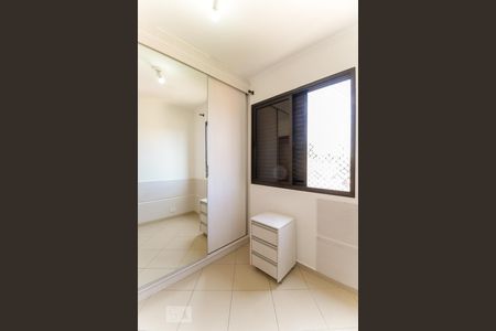 Quarto 1 de apartamento para alugar com 2 quartos, 62m² em Vila Invernada, São Paulo