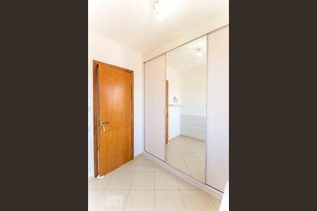 Quarto 1 de apartamento para alugar com 2 quartos, 62m² em Vila Invernada, São Paulo