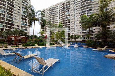 Apartamento para alugar com 189m², 3 quartos e 2 vagas Apartamento para alugar com 189m², 3 quartos e 2 vagasÁrea comum - Piscina