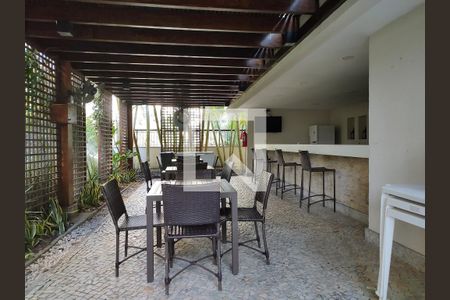 Apartamento para alugar com 189m², 3 quartos e 2 vagas Apartamento para alugar com 189m², 3 quartos e 2 vagasÁrea comum - Churrasqueira