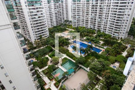 Apartamento para alugar com 189m², 3 quartos e 2 vagas Apartamento para alugar com 189m², 3 quartos e 2 vagasÁrea comum - Piscina