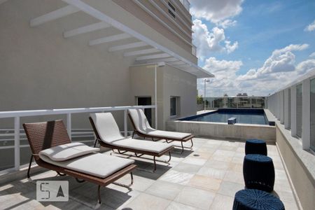 Studio para alugar com 38m², 1 quarto e 1 vaga Studio para alugar com 38m², 1 quarto e 1 vagaPiscina