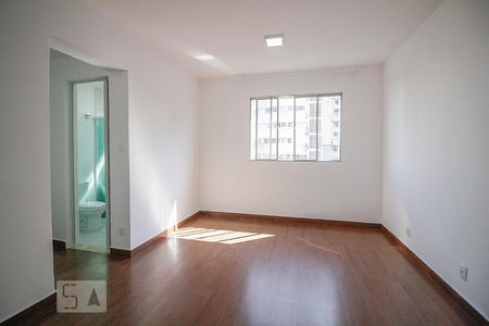 Sala de kitnet/studio para alugar com 1 quarto, 30m² em Consolação, São Paulo