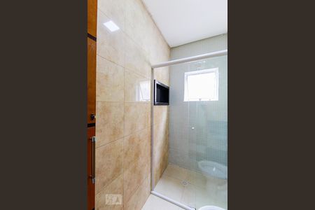 Banheiro de casa para alugar com 2 quartos, 65m² em Vila Granada, São Paulo