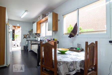Casa para alugar com 300m², 4 quartos e 2 vagasCozinha