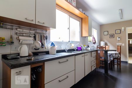Casa para alugar com 300m², 4 quartos e 2 vagasCozinha