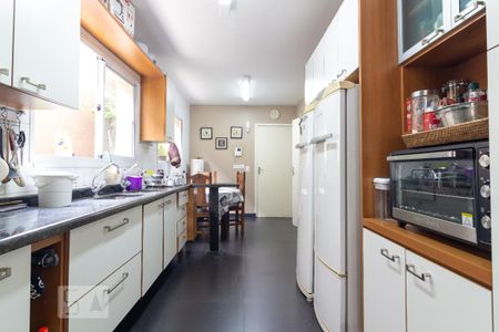 Casa para alugar com 300m², 4 quartos e 2 vagasCozinha