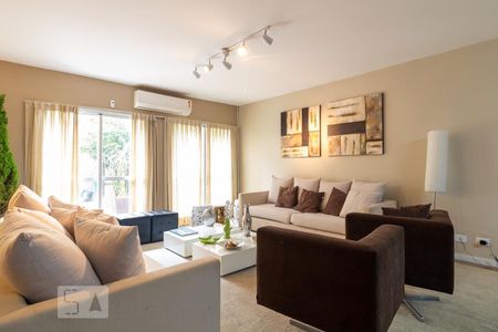 Sala de casa para alugar com 4 quartos, 300m² em Cidade Monções, São Paulo