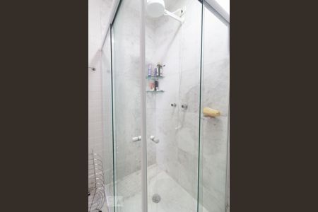 Casa para alugar com 300m², 4 quartos e 2 vagasBanheiro