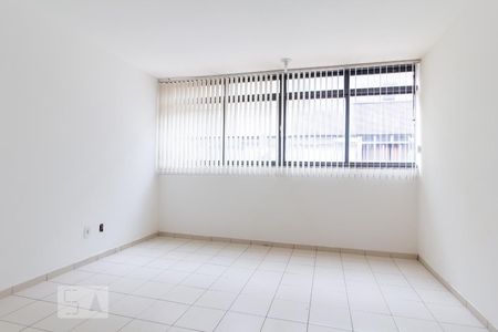 Sala de kitnet/studio para alugar com 1 quarto, 40m² em Asa Norte, Brasília
