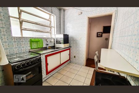 Cozinha de apartamento à venda com 3 quartos, 80m² em Bom Jesus, Porto Alegre