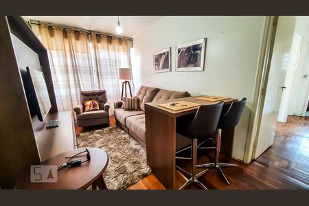 Sala de apartamento à venda com 3 quartos, 80m² em Bom Jesus, Porto Alegre