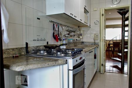 Apartamento à venda com 180m², 3 quartos e 2 vagasCozinha