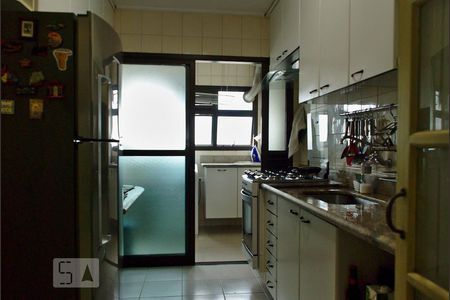 Apartamento à venda com 180m², 3 quartos e 2 vagasCozinha