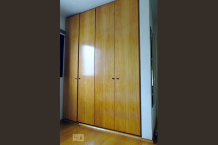 Apartamento à venda com 180m², 3 quartos e 2 vagasQuarto 2