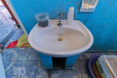 Casa à venda com 1200m², 3 quartos e 8 vagas Casa à venda com 1200m², 3 quartos e 8 vagasDetalhe banheiro