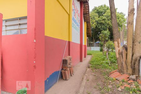 Casa à venda com 1200m², 3 quartos e 8 vagas Casa à venda com 1200m², 3 quartos e 8 vagasQuintal