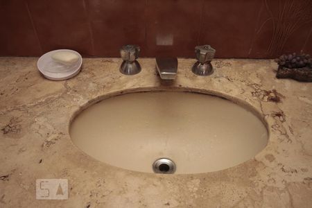 Apartamento à venda com 210m², 3 quartos e 2 vagasBanheiro