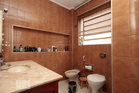 Banheiro de apartamento à venda com 3 quartos, 210m² em Higienópolis, São Paulo