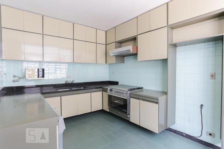 Casa à venda com 387m², 4 quartos e 6 vagasCozinha