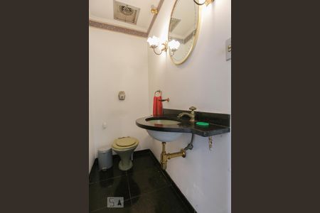 Casa à venda com 387m², 4 quartos e 6 vagasLavabo