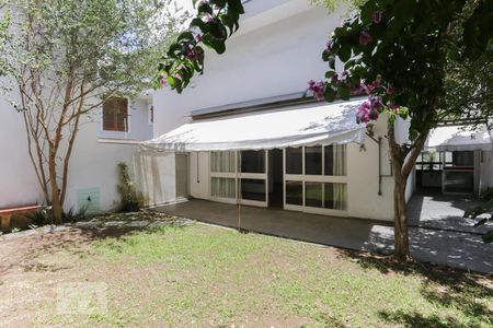 Casa à venda com 387m², 4 quartos e 6 vagasQuintal