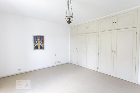 Casa à venda com 387m², 4 quartos e 6 vagasQuarto 01