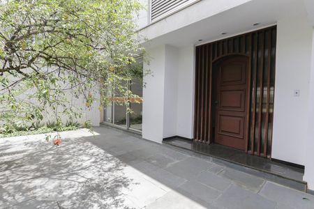 Casa à venda com 387m², 4 quartos e 6 vagasGaragem