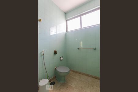 Casa à venda com 387m², 4 quartos e 6 vagasBanheiro Suíte