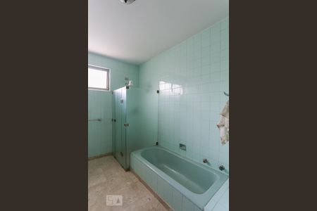 Casa à venda com 387m², 4 quartos e 6 vagasBanheiro Suíte