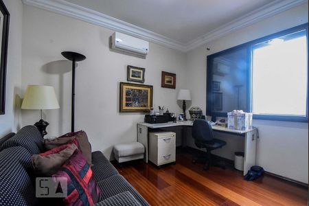 Apartamento à venda com 230m², 4 quartos e 4 vagasQuarto 03