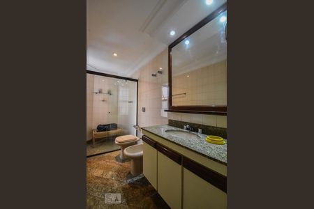 Apartamento à venda com 230m², 4 quartos e 4 vagasBanheiro 02