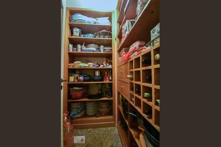 Apartamento à venda com 230m², 4 quartos e 4 vagasDispensa