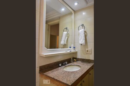 Apartamento à venda com 230m², 4 quartos e 4 vagasBanheiro 03