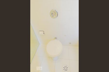 Apartamento à venda com 127m², 2 quartos e 2 vagas Apartamento à venda com 127m², 2 quartos e 2 vagasBanheiro Suíte