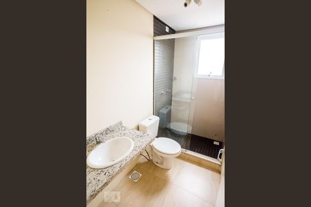 Banheiro da Suíte de apartamento à venda com 2 quartos, 70m² em Jardim Itu Sabará, Porto Alegre