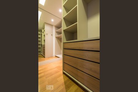 Apartamento para alugar com 103m², 2 quartos e 2 vagas Apartamento para alugar com 103m², 2 quartos e 2 vagasCloset Suíte 2