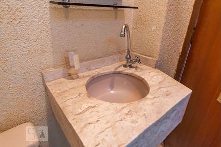 Pia de casa à venda com 3 quartos, 160m² em Parque Jaçatuba, Santo André