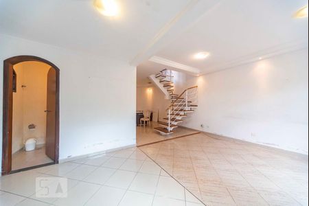 Sala de casa à venda com 3 quartos, 160m² em Parque Jaçatuba, Santo André