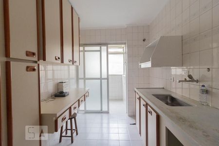 Apartamento à venda com 68m², 2 quartos e 1 vaga